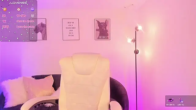 LizzyPonce online show from March 28, 2026, 8:03 am