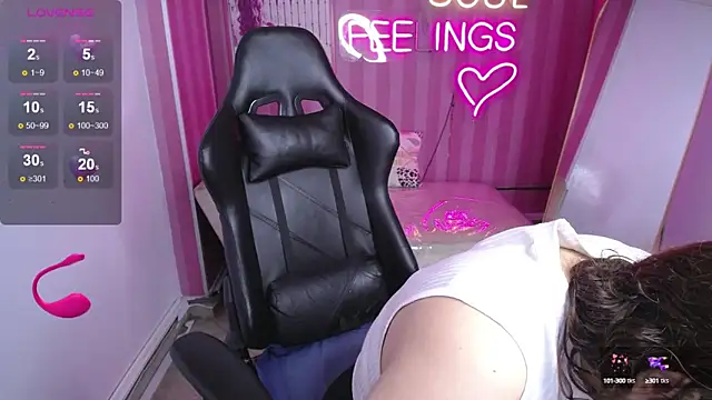 Snapshot of _Evoni_b chatting on September 18, 2025, 7:38 pm  Evoni b online show from September 18, 2025, 7:38 pm