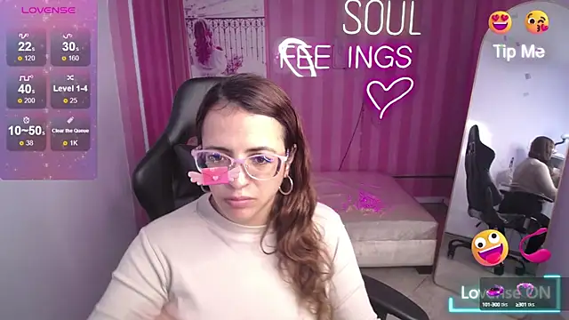 Snapshot of _Evoni_b chatting on September 19, 2025, 12:39 pm  Evoni b online show from September 19, 2025, 12:39 pm