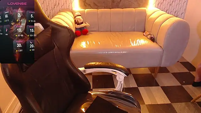 Snapshot of _Evoni_b chatting on October 22, 2025, 12:38 pm  Evoni b online show from October 22, 2025, 12:38 pm