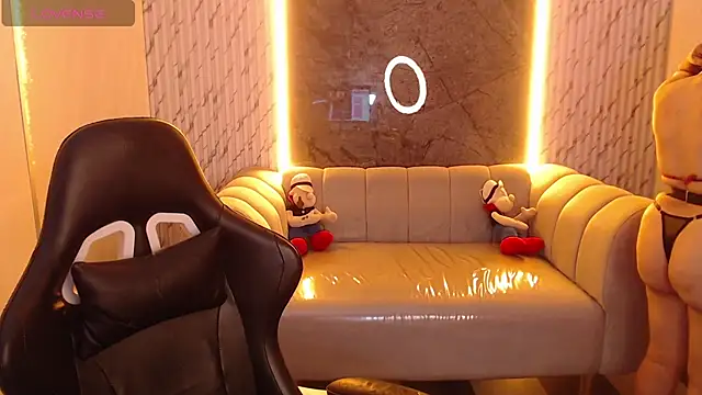 Snapshot of _Evoni_b chatting on October 23, 2025, 12:48 pm  Evoni b online show from October 23, 2025, 12:48 pm