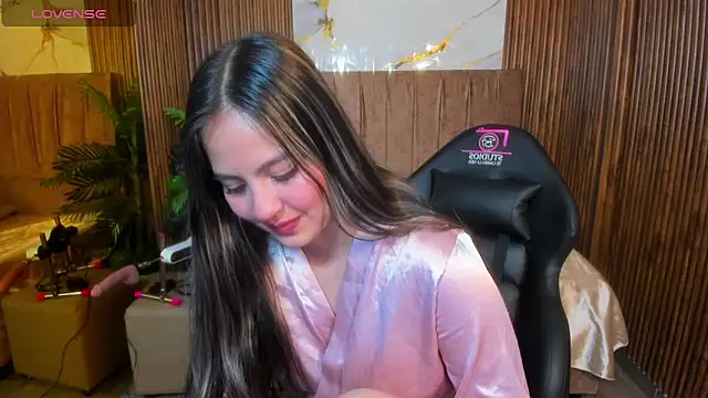Snapshot of juanita_tay chatting on May 1, 2026, 11:37 am juanita tay online show from May 1, 2026, 11:37 am