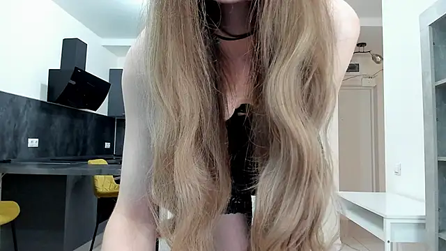 Kitty Player online show from May 25, 2026, 8:31 am