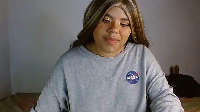 Snapshot of samantha-pettie chatting on October 1, 2025, 10:27 pm samantha-pettie online show from October 1, 2025, 10:27 pm