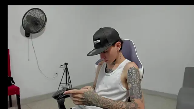 StraightBoy Nick online show from May 16, 2026, 5:37 am