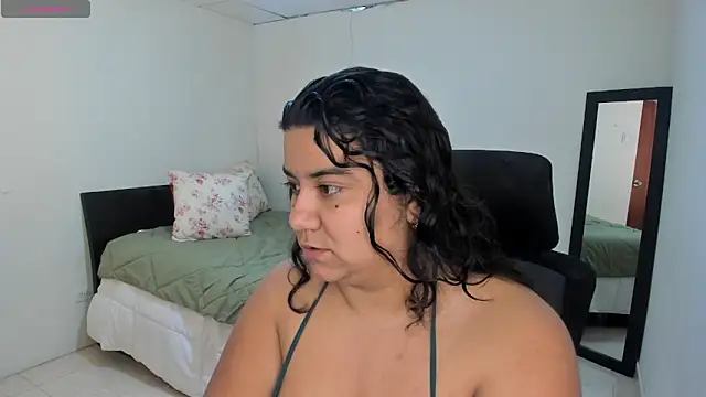 MariamCastiblanco online show from June 2, 2026, 5:48 pm