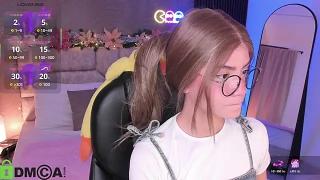 Arinextdoor online show from December 3, 2025, 8:18 pm