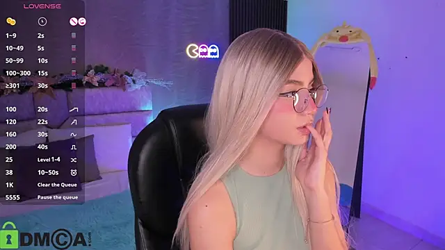 Arinextdoor online show from December 19, 2025, 9:11 pm