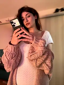 ScarletBloom  online show from October 8, 2025, 1:42 pm