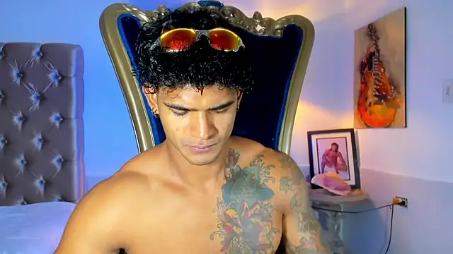antonio  444 online show from May 6, 2026, 1:47 am