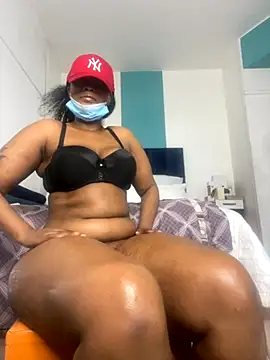 Curvy SquirtMachine online show from September 12, 2025, 5:51 am