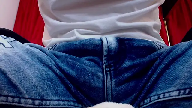 Snapshot of Derek_Storm_ chatting on October 3, 2025, 3:36 am Derek Storm online show from October 3, 2025, 3:36 am