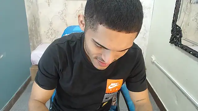 Snapshot of Derek_Storm_ chatting on November 5, 2025, 11:10 am Derek Storm online show from November 5, 2025, 11:10 am