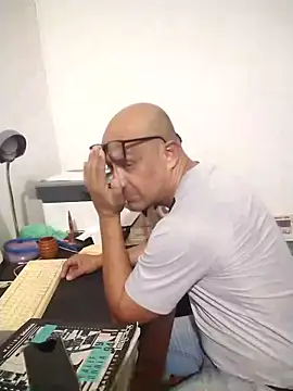 Snapshot of jorge406 chatting on October 19, 2025, 1:50 am jorge406 online show from October 19, 2025, 1:50 am