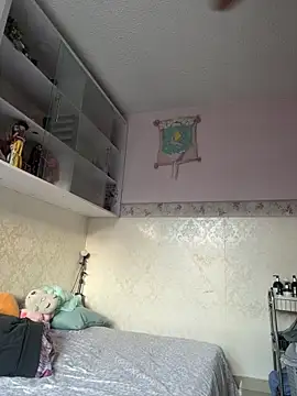 PinkyFairy online show from May 10, 2026, 11:48 am