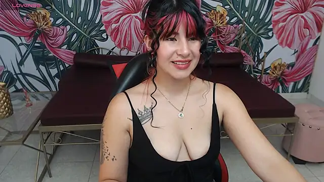 Snapshot of Nina_harper_ chatting on September 27, 2025, 8:03 pm Nina harper online show from September 27, 2025, 8:03 pm