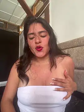 EmilyNoir1 online show from June 12, 2026, 8:08 pm