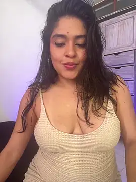 EmilyNoir1 online show from August 9, 2026, 1:38 pm