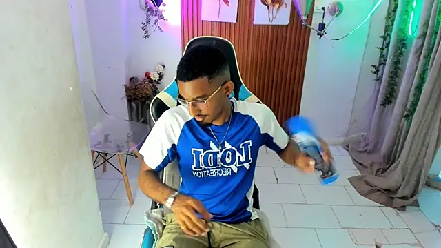 Darwin mayo online show from November 11, 2025, 5:24 pm