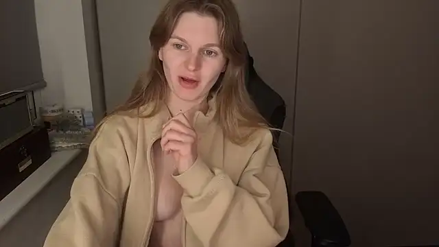 Lilly-Luscious online show from November 26, 2025, 9:49 pm