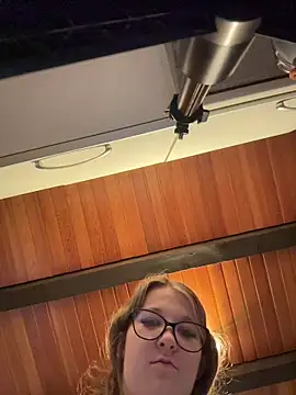 SweetTeenGirl online show from November 9, 2025, 2:15 pm