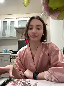 ZariaFlame online show from November 28, 2025, 8:33 pm