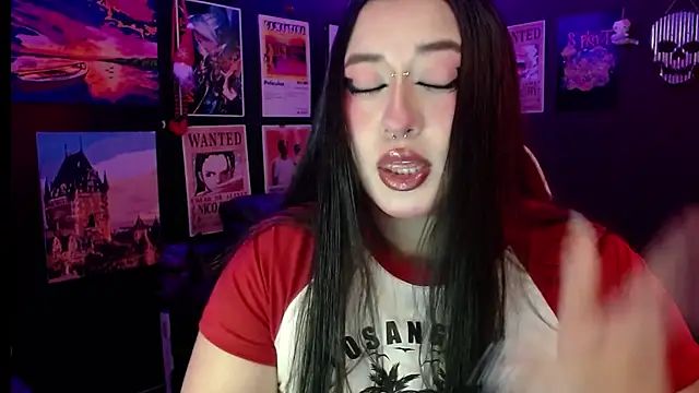 Snapshot of Ravendark_ chatting on February 17, 2026, 6:36 pm Ravendark online show from February 17, 2026, 6:36 pm