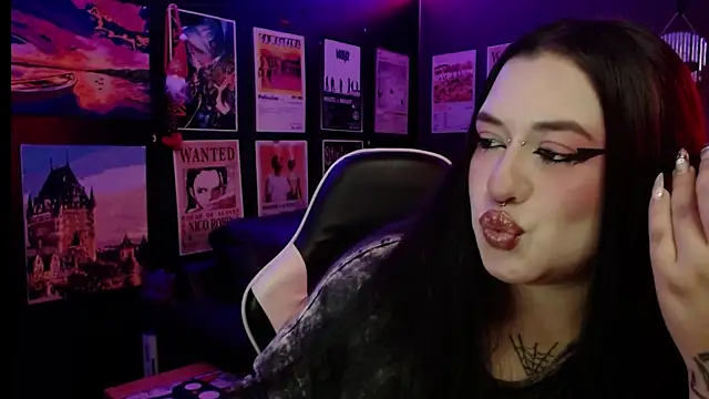 Snapshot of Ravendark_ chatting on March 2, 2026, 8:26 pm Ravendark online show from March 2, 2026, 8:26 pm