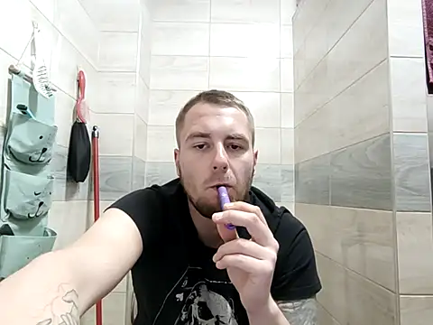 Vladyslav30 online show from April 26, 2026, 11:13 pm