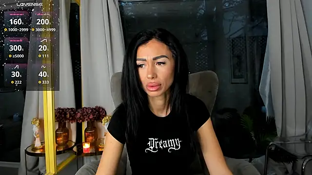 ParissHiltonX online show from February 13, 2026, 5:25 am