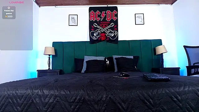 Alisse Moore online show from September 20, 2025, 12:39 pm