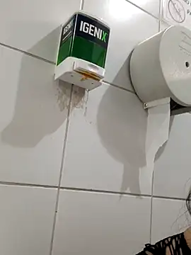 Snapshot of francheskaaaaaaaa22ot chatting on October 23, 2025, 5:33 pm francheskaaaaaaaa22ot online show from October 23, 2025, 5:33 pm