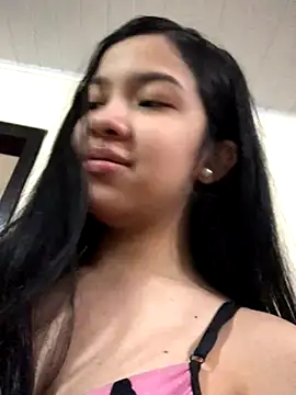 Snapshot of ashleyy20 chatting on November 3, 2025, 10:21 pm ashleyy20 online show from November 3, 2025, 10:21 pm