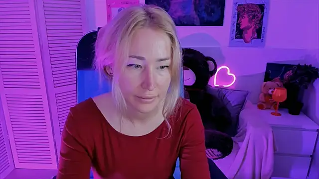 AstraMonroe online show from September 15, 2025, 4:56 am