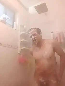 GIOLOKOARRE online show from September 12, 2025, 5:35 pm