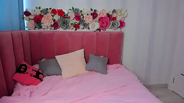 AnimeAlica18 online show from September 18, 2025, 3:41 am