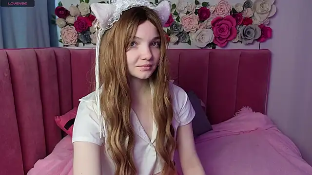 AnimeAlica18 online show from November 13, 2025, 8:35 am