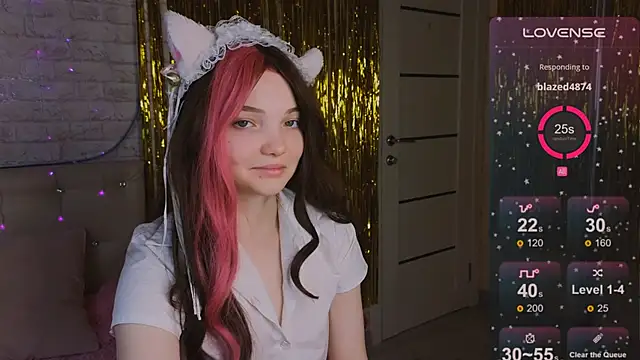 AnimeAlica18 online show from December 4, 2025, 2:32 am