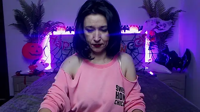 Snapshot of CameronEnns chatting on October 16, 2025, 12:39 pm CameronEnns online show from October 16, 2025, 12:39 pm