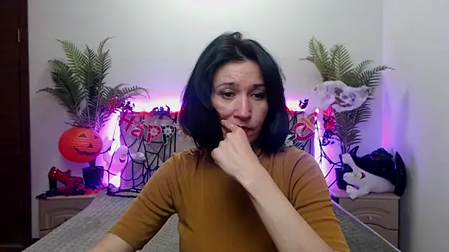 Snapshot of CameronEnns chatting on October 21, 2025, 12:39 pm CameronEnns online show from October 21, 2025, 12:39 pm