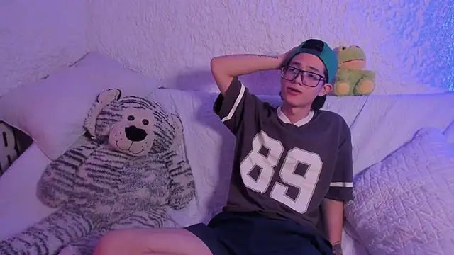 thiago kinghot online show from September 11, 2025, 7:08 am