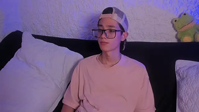 thiago kinghot online show from September 13, 2025, 7:13 pm