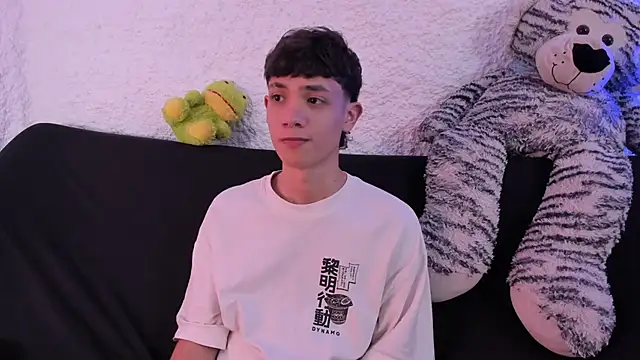 thiago kinghot online show from September 24, 2025, 3:43 am