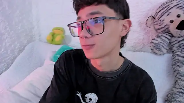 thiago kinghot online show from September 29, 2025, 5:56 am