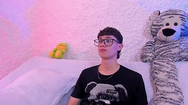 thiago kinghot online show from October 1, 2025, 4:46 pm