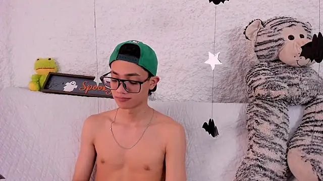 thiago kinghot online show from October 14, 2025, 12:50 pm