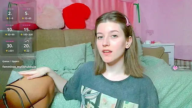 Marinaxmonroe online show from May 7, 2026, 3:06 pm