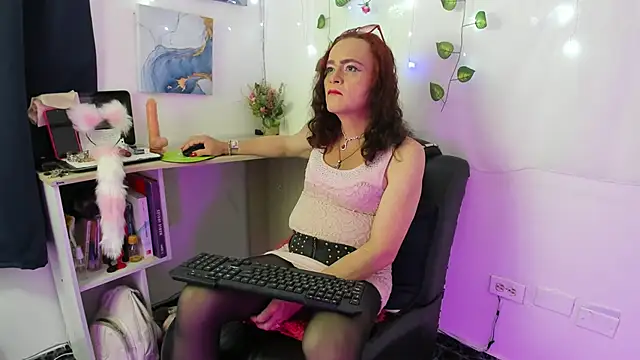 Mishell Bons online show from September 8, 2025, 6:07 pm