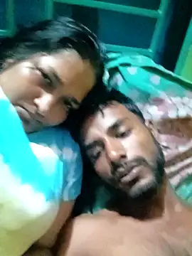 Hotty-couple063 online show from September 24, 2025, 5:27 pm