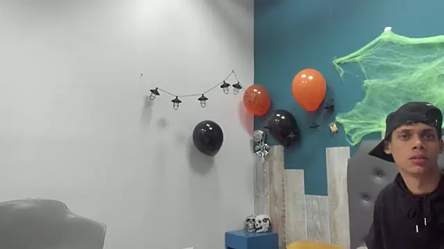 Snapshot of Ian1_ chatting on October 23, 2025, 11:09 am Ian1  online show from October 23, 2025, 11:09 am